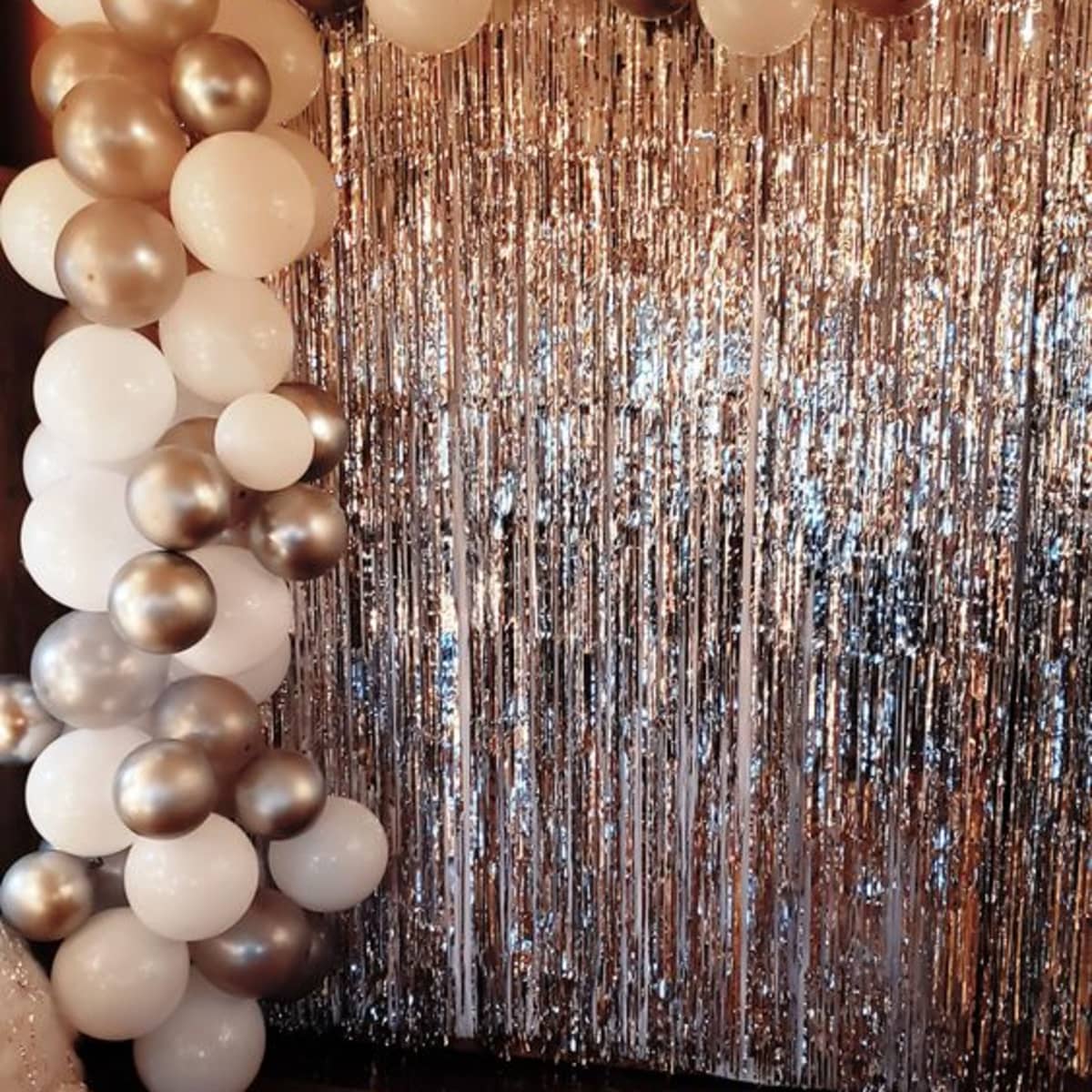 40+ Awesome New Year's Eve Party Decorations 2023