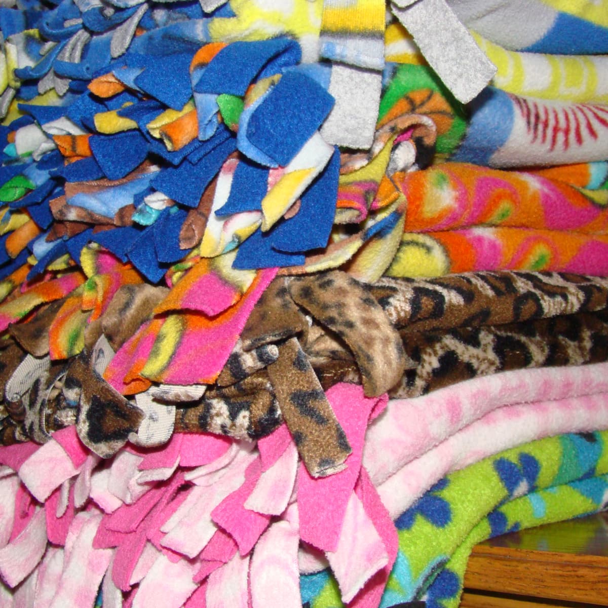 How to Make a No-Sew Fleece Tie Blanket - HubPages