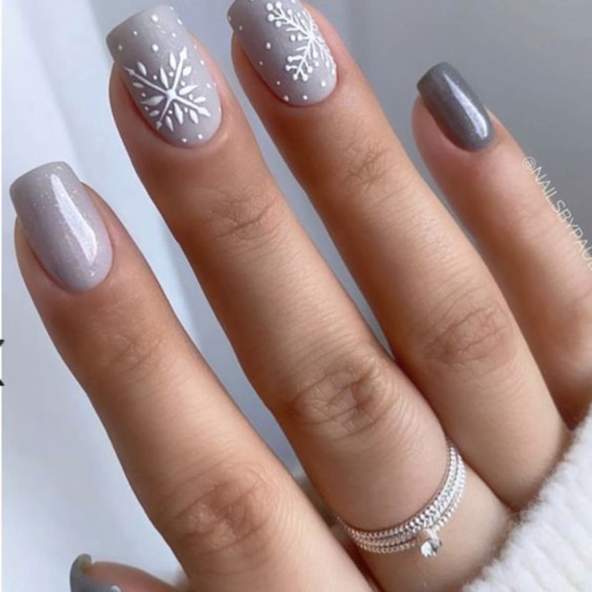 53 Simple Manicures Inspo For Winter 2023 To Make a Statement Winter Spirit  ~Morningko | Nail colors winter, Winter nails, Festival nails