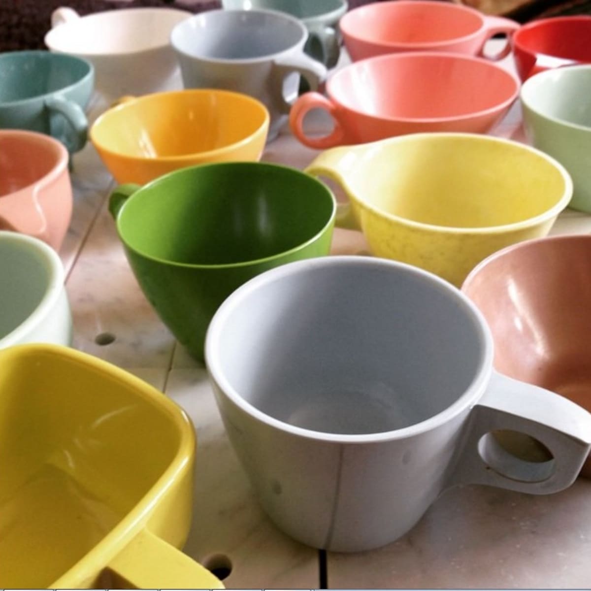 Vintage plastic dinnerware clearance