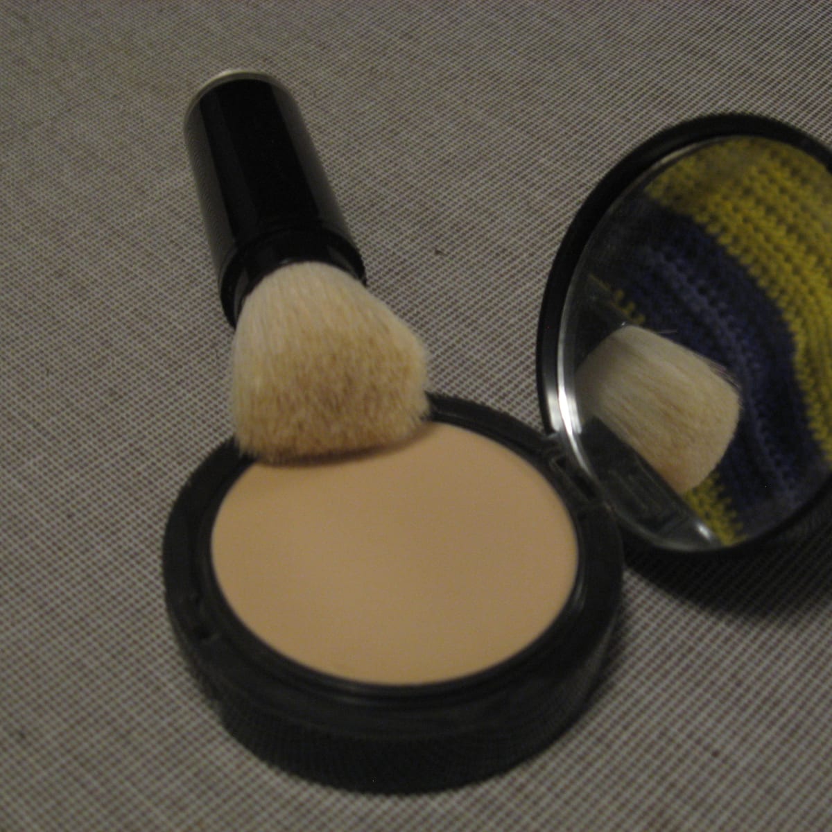 Your Makeup From Turning Orange - How To Keep Your Makeup On Your Makeup From Turning Orange - How To Keep Your Makeup On
