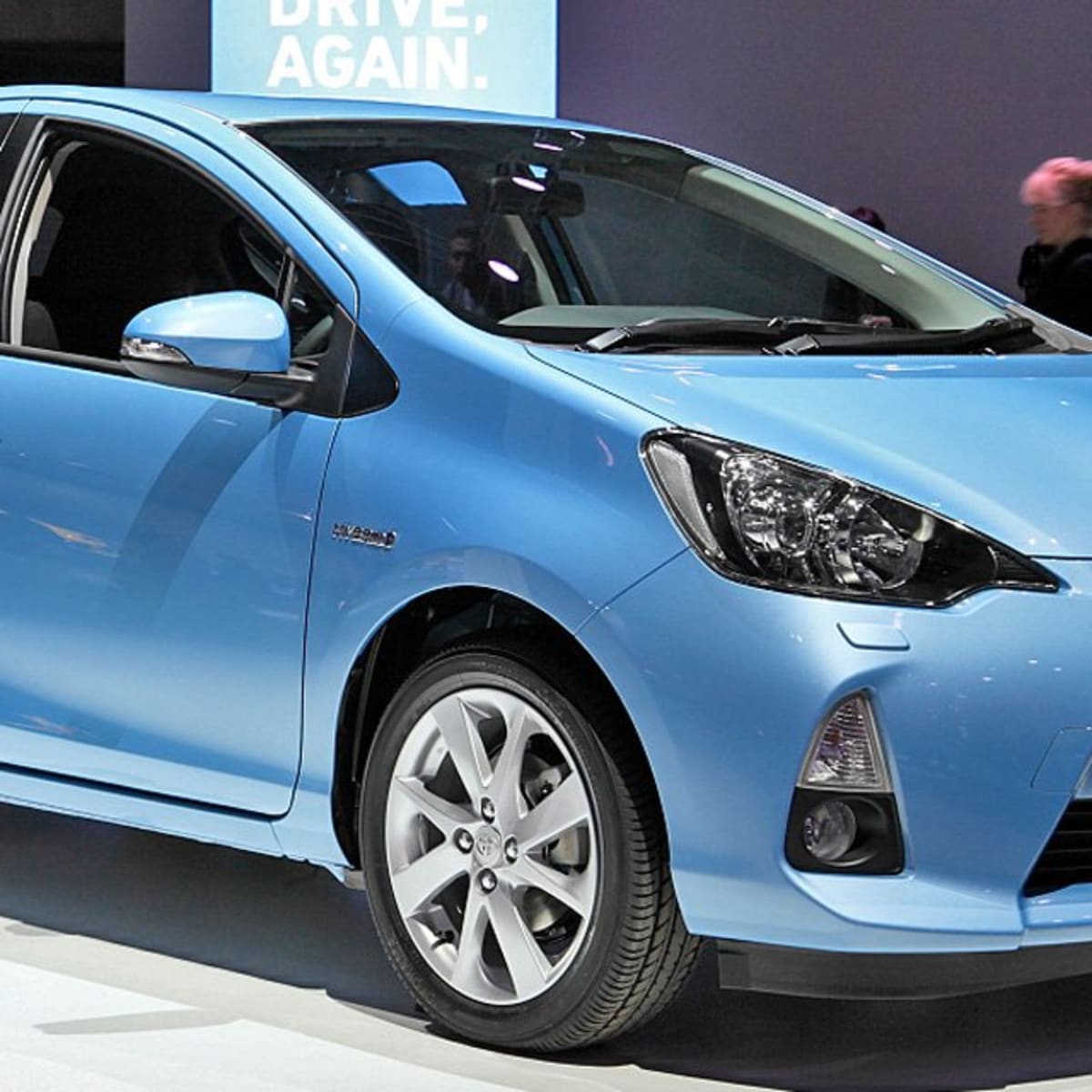 Review Of The Toyota Aqua Prius C Axleaddict