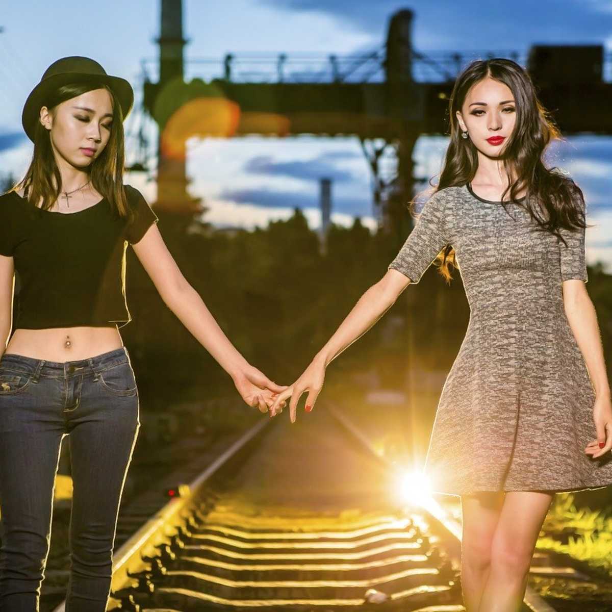 How to tell if your friends are really your friends Signs That Someone Is Really Your Friend