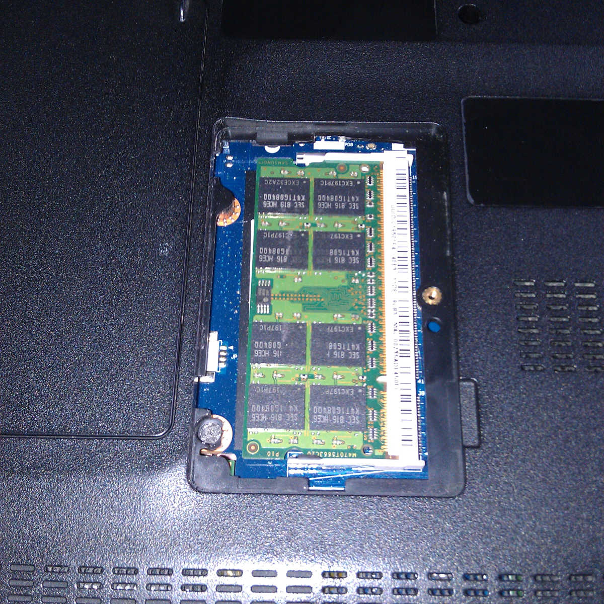 Upgrading Ram In The Acer Aspire One D250 Netbook Hubpages