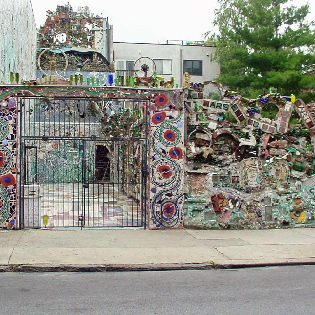 Philadelphia S Magic Gardens The Mosaic Art Of Isaiah Zagar Wanderwisdom Travel