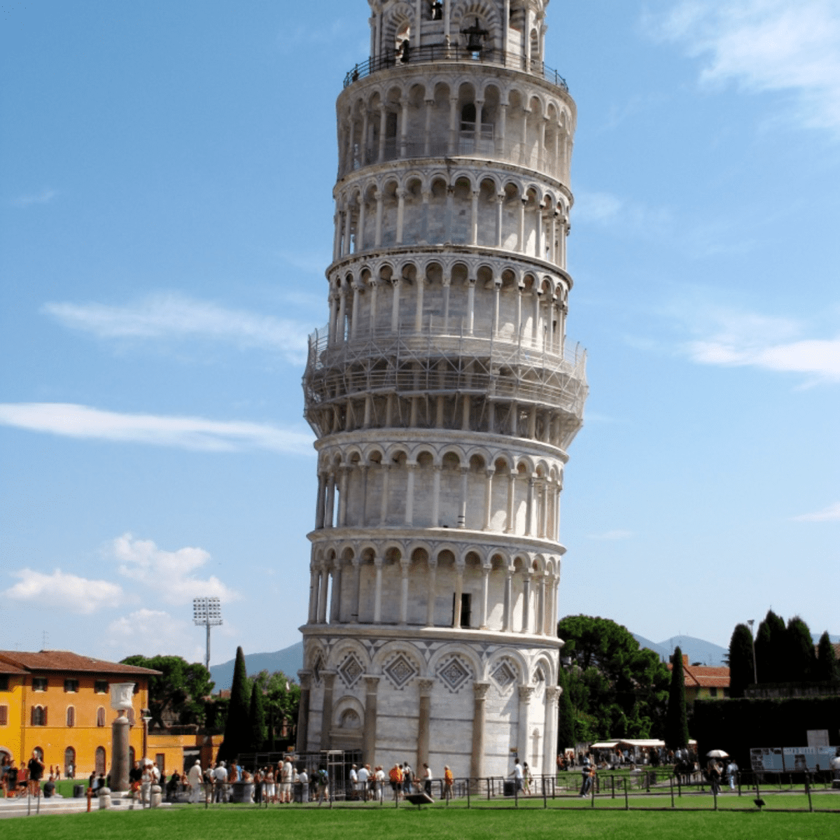 Guess who is the Leaning Tower of Pisa - Traveling Chapati