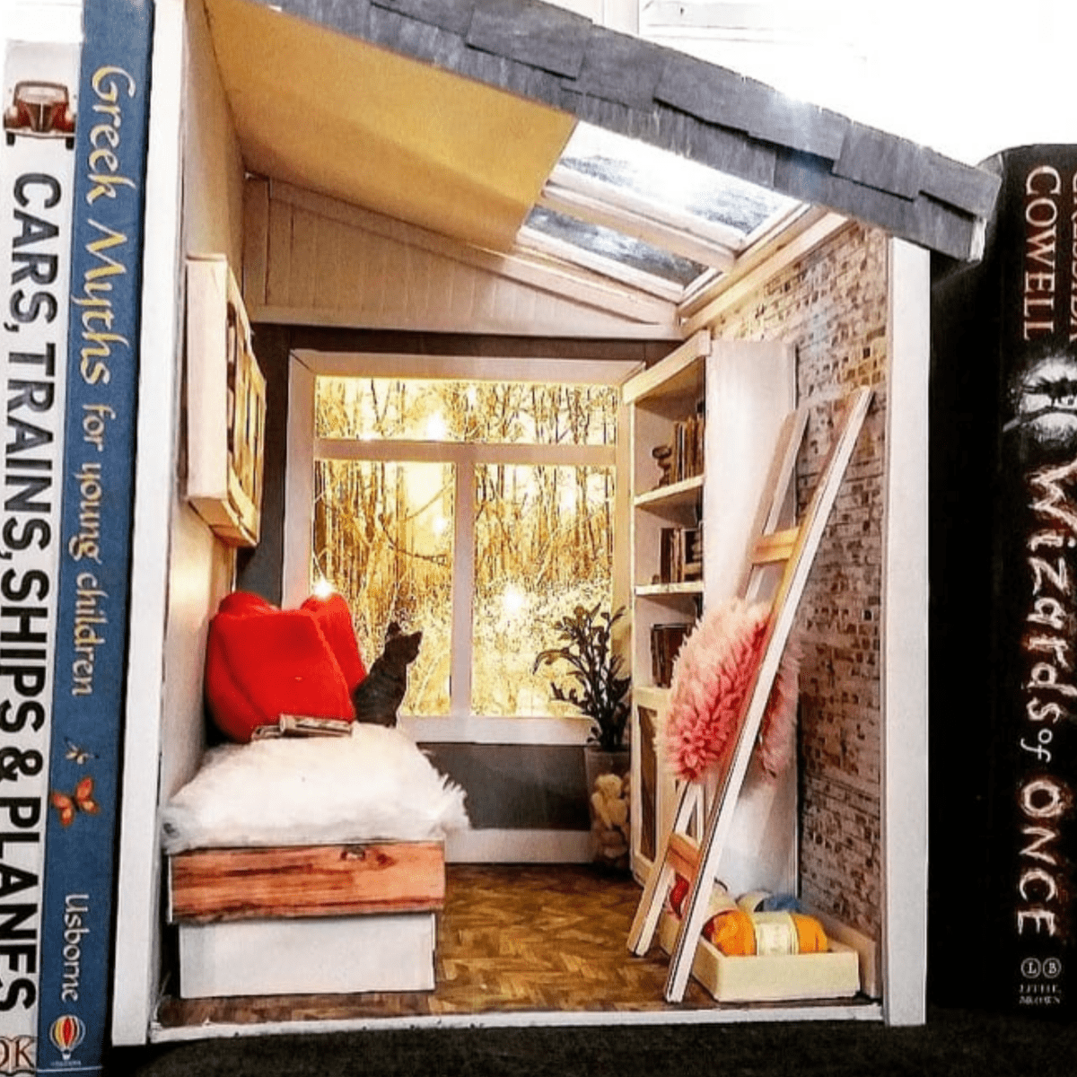 DIY Book Nook: Tiny House With a Forest View (Includes Patterns and  Printables) - FeltMagnet