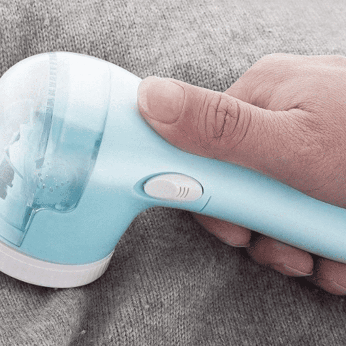 Hair-dryer to Razor, Simple Steps to Get Rid of Lint From Woolen