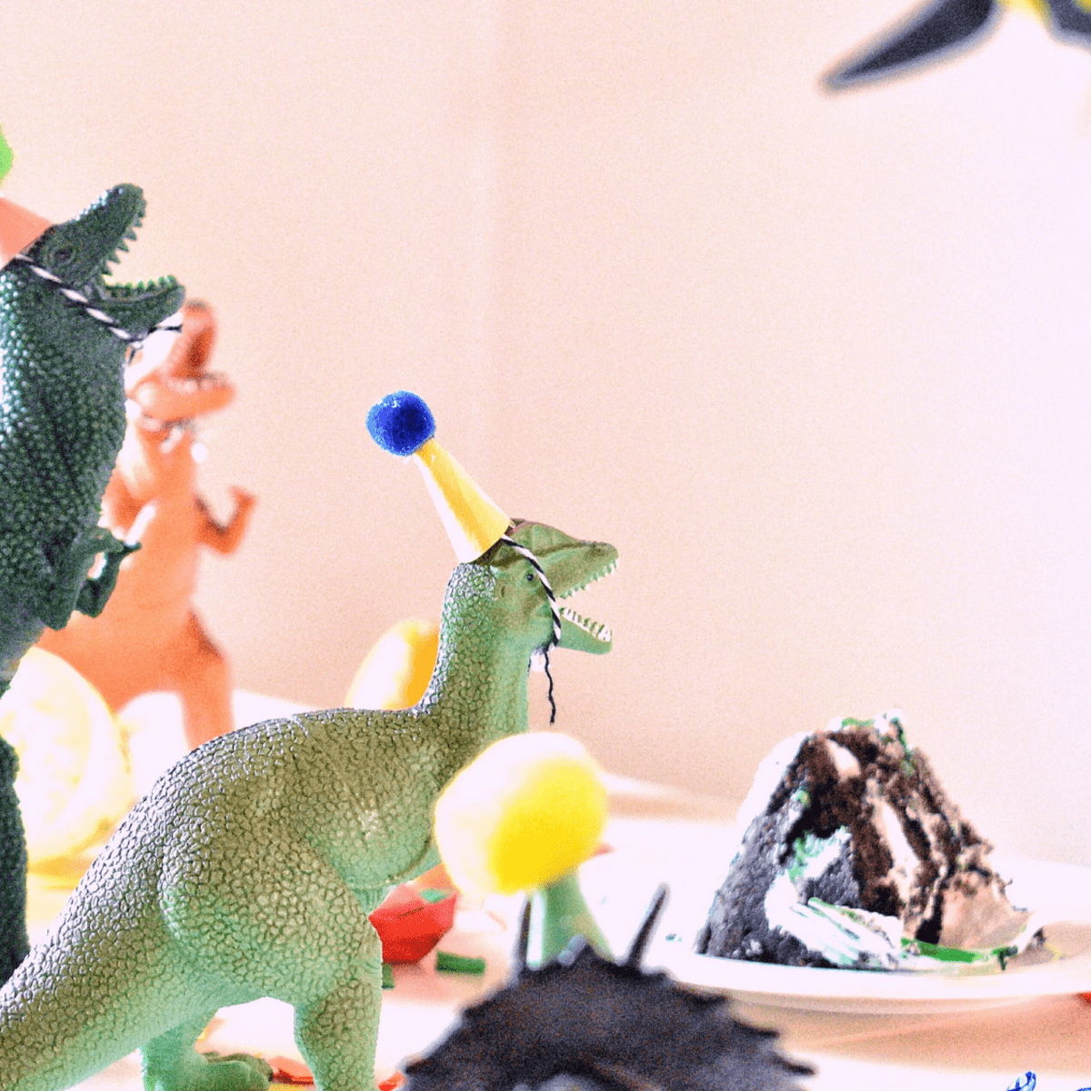10 Fun Dinosaur Birthday Party Ideas and Activities - WeHaveKids