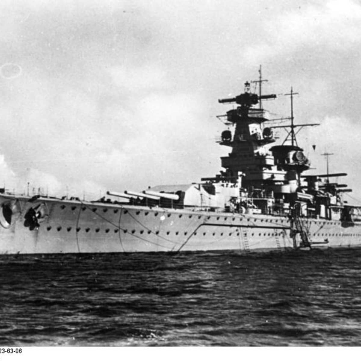World War 2 History: Admiral Graf Spee Deceived Into Scuttling in 