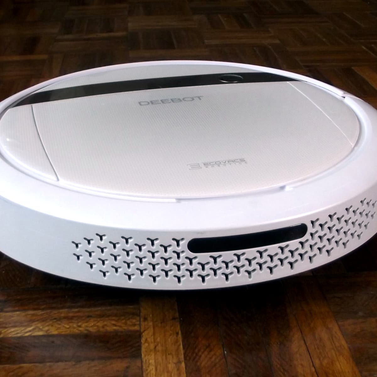 Review of the Ecovacs Deebot M88 Robotic Vacuum Cleaner