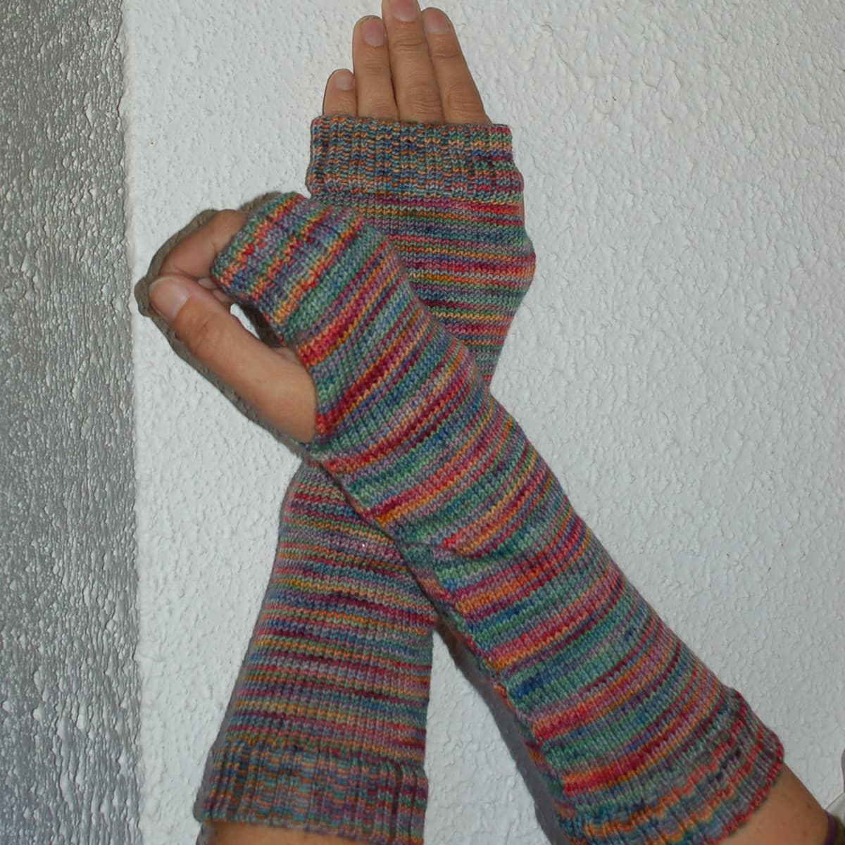 How to Knit Easy Arm Warmers - FeltMagnet