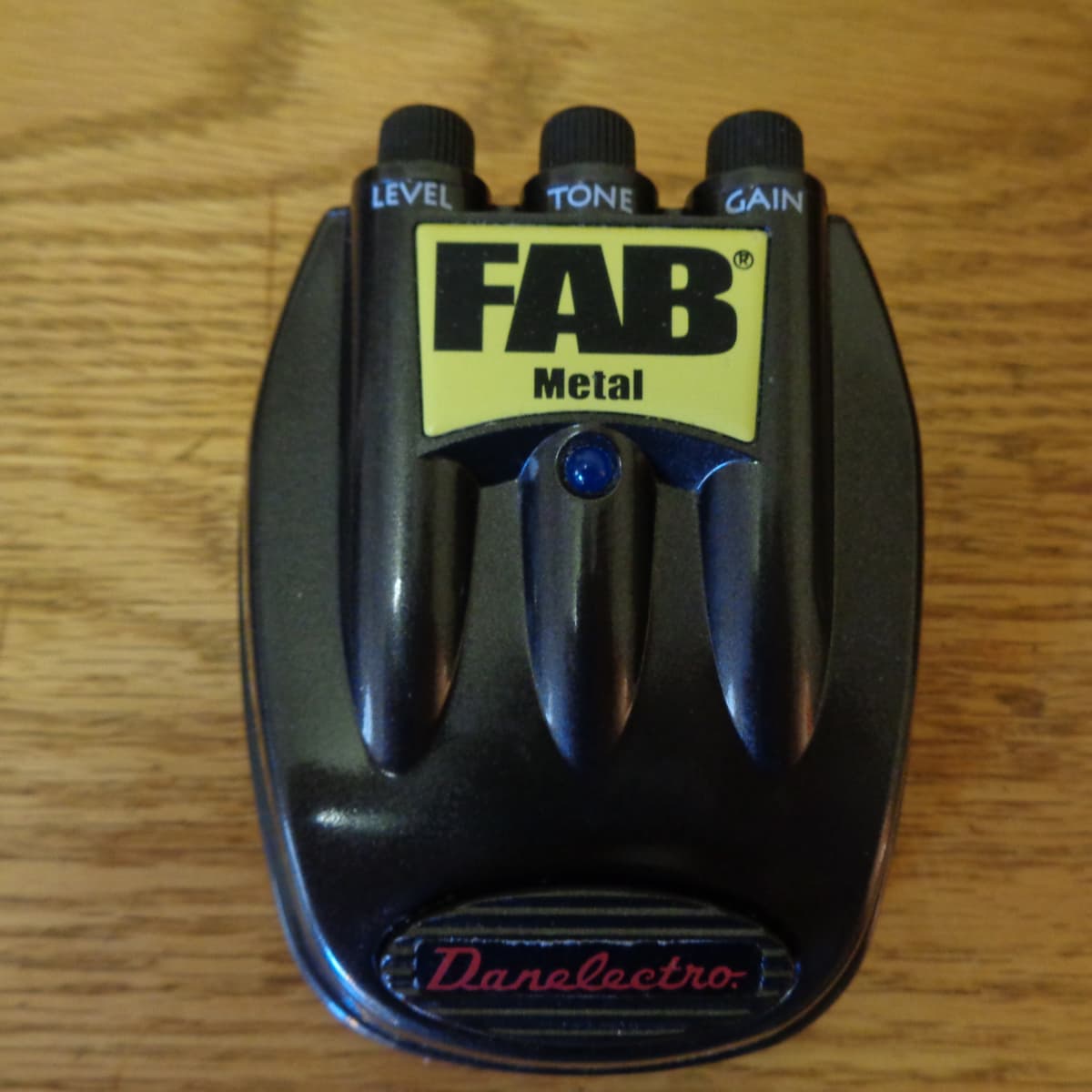 Cheap Distortion Pedal Review: The Danelectro Fab Metal Pedal