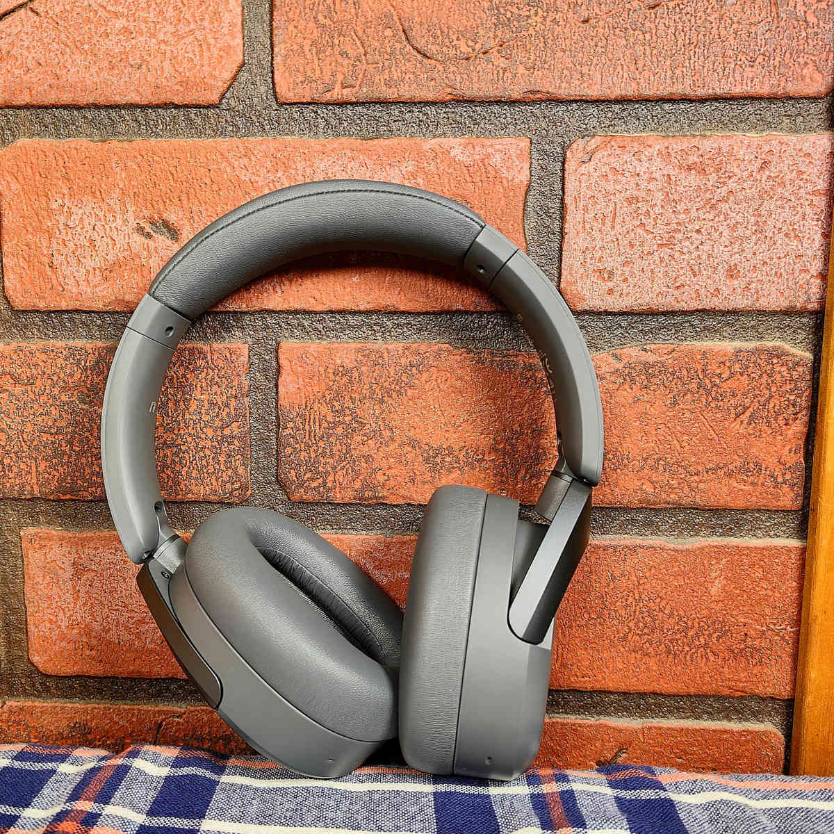Review of the Edifier W830NB Wireless Over-Ear Headphones