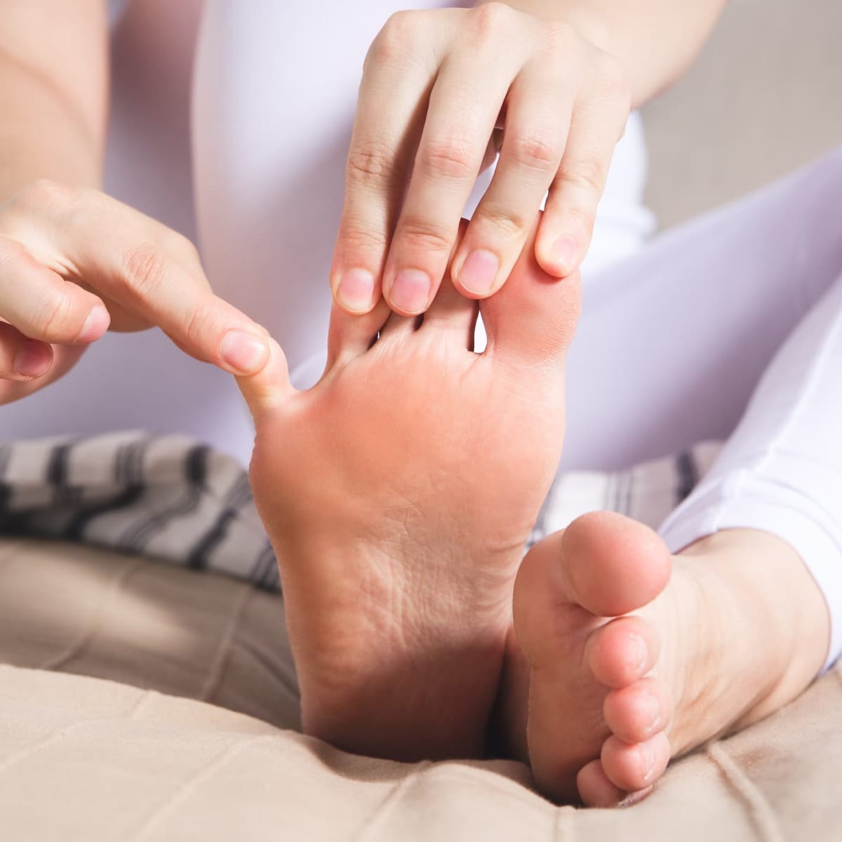 Pinky Toe Pain Possible Causes and What You Can Do HubPages
