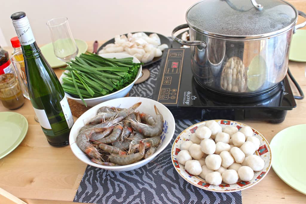 chinese new year steamboat