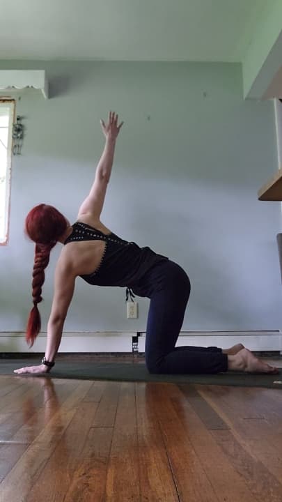 8 Simple Yoga Poses You Should Do Every Day - HubPages