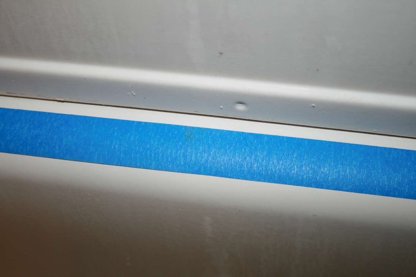 A Beginner’s Guide to Caulking a Bathtub Dengarden