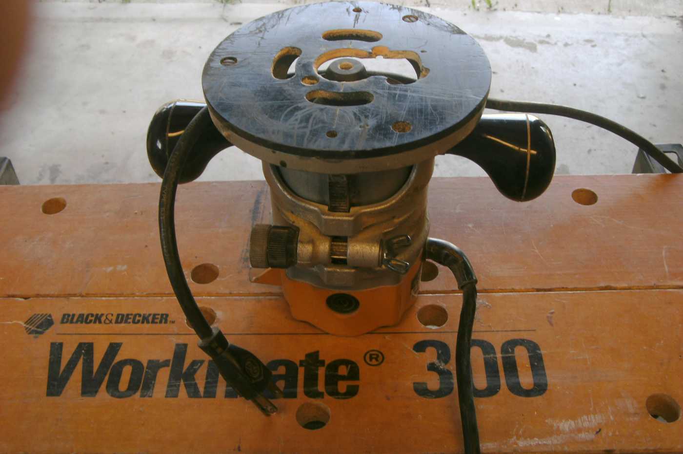 How to Use a Router Power Tool Dengarden