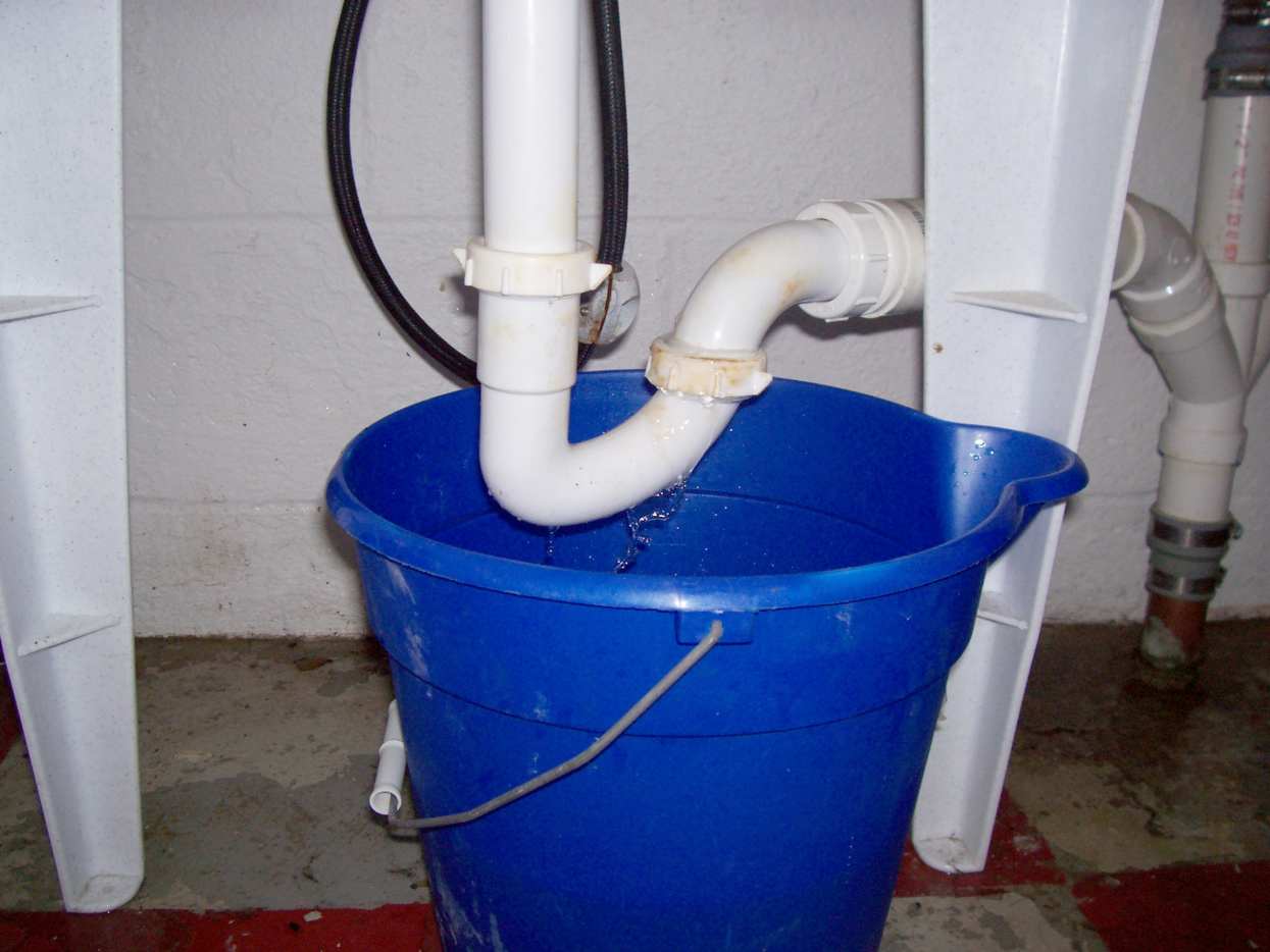 How to Snake a Clogged Sink Drain (With Pictures) Dengarden