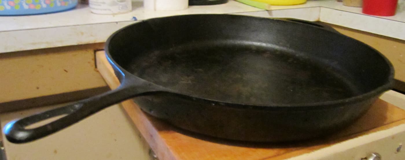 How To Season Cast Iron Skillets Pans And Dutch Ovens Delishably