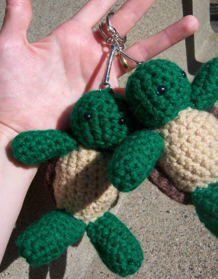 How to Crochet a Turtle Keychain