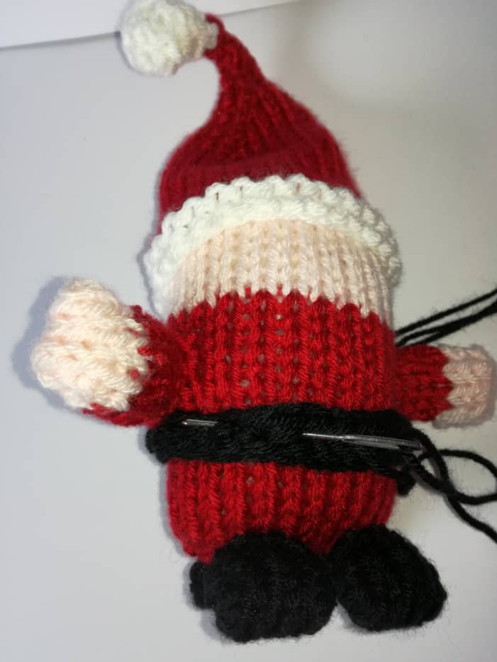 How to Knit a Quick & Easy Santa Doll (With Free Pattern) - HubPages