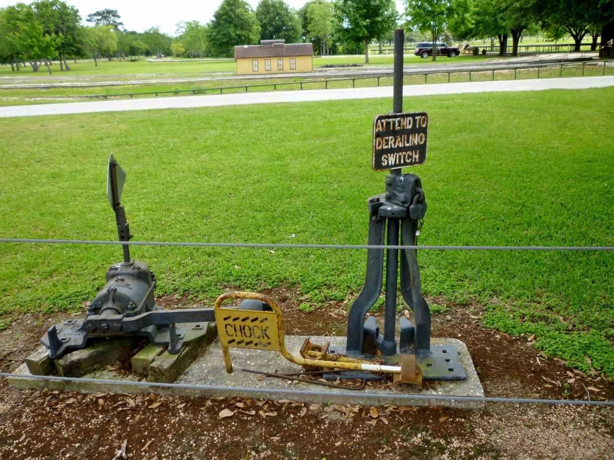 Zube Park Houston Live Steamers Miniature Train Ride! WanderWisdom