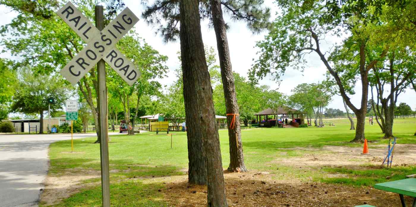 Zube Park Houston Live Steamers Miniature Train Ride! WanderWisdom