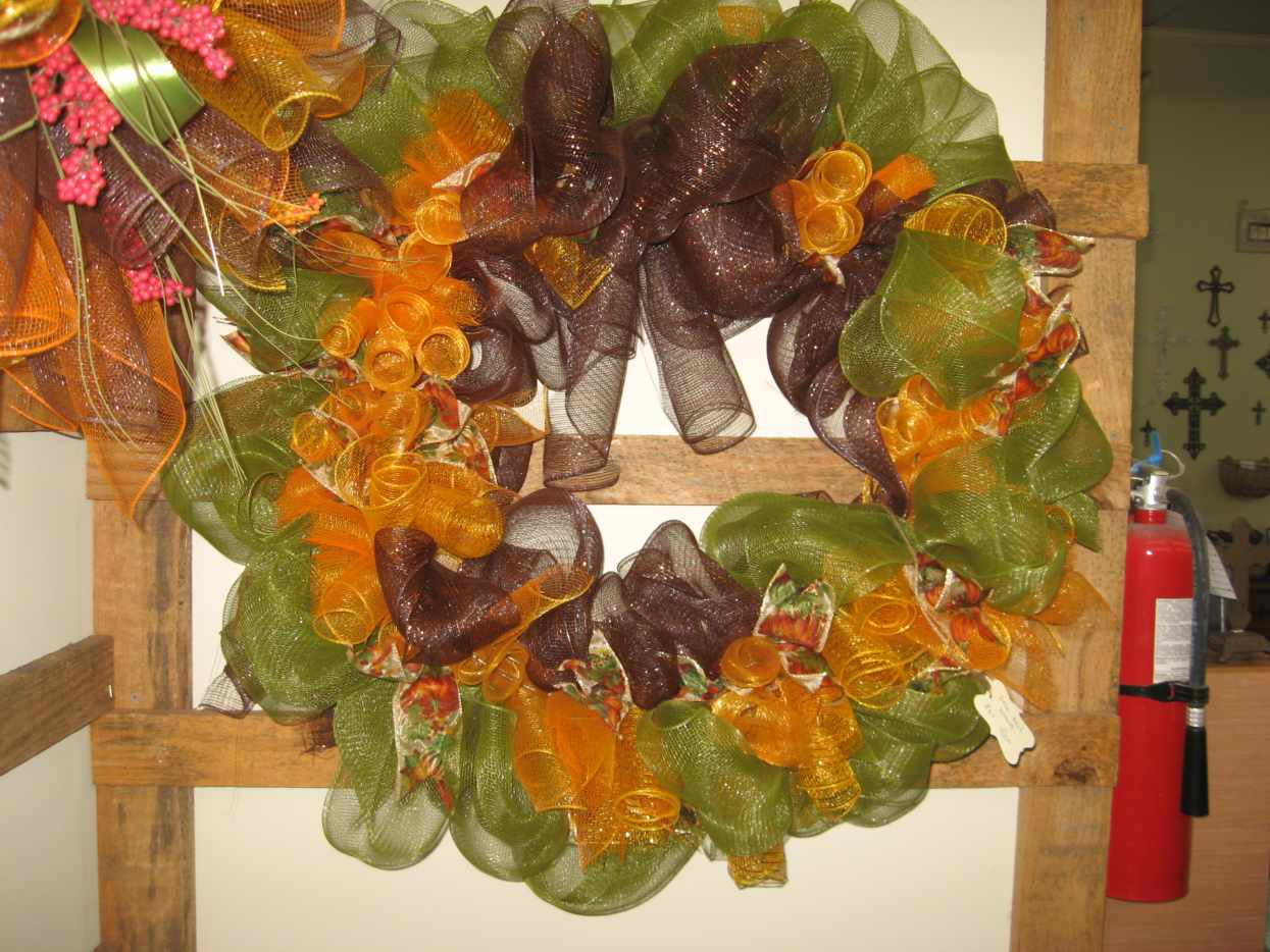 How to Make a Mesh Wreath: A Guide for Beginners - HubPages