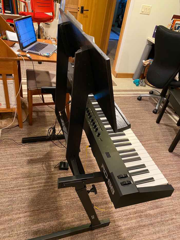 Construct a Music Rest for a Digital Keyboard Stand Spinditty
