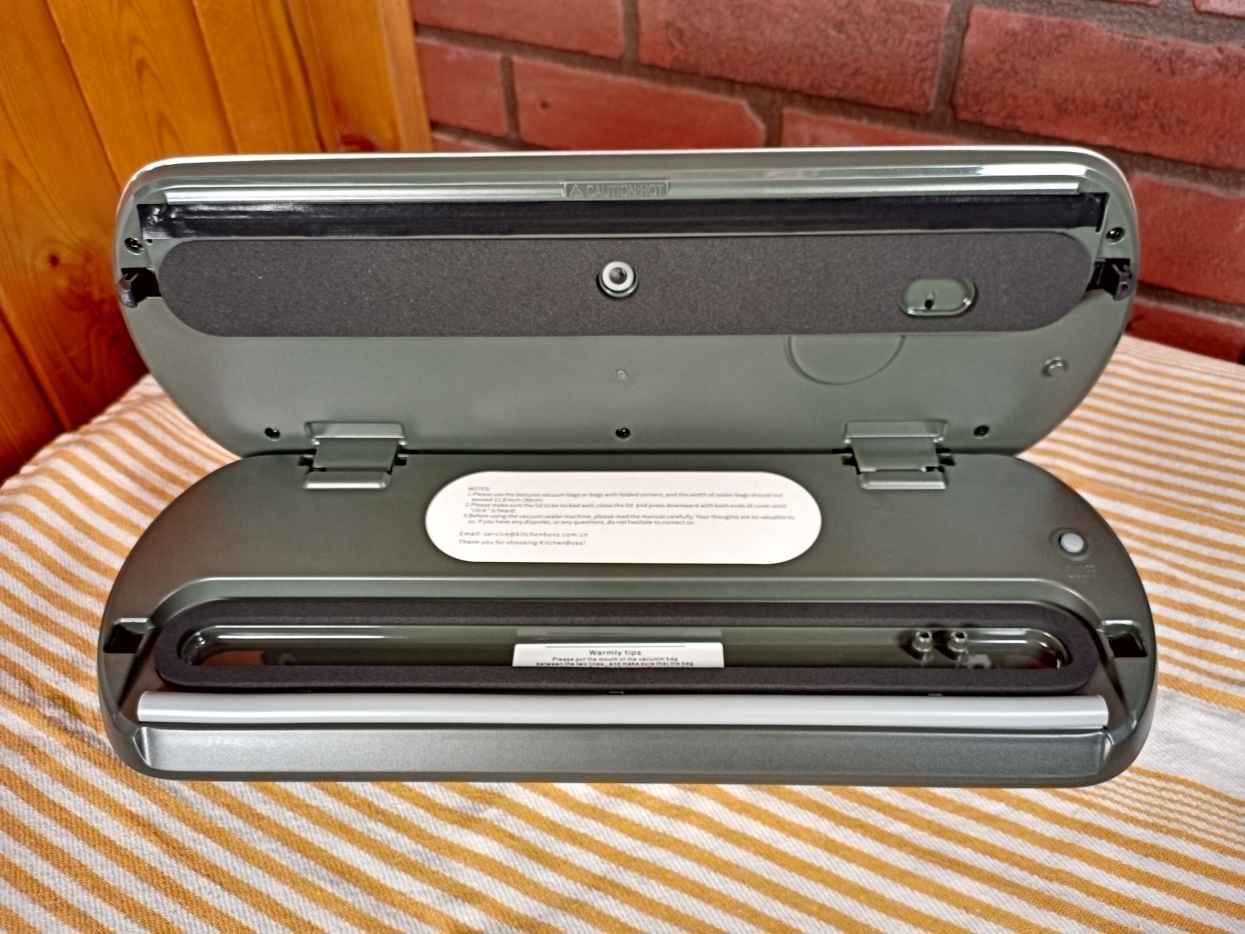 Review of the KitchenBoss G210 Vacuum Sealer Delishably