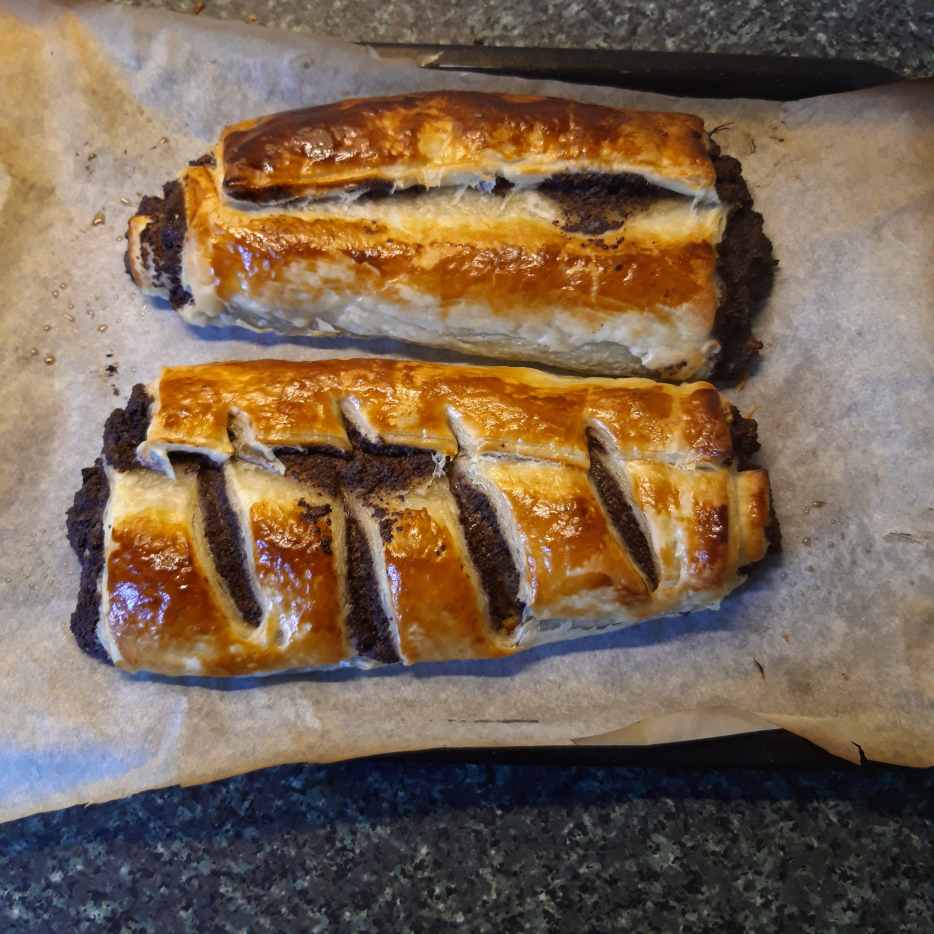 Poppy Seed Roll Recipe (Only Three Ingredients) Delishably