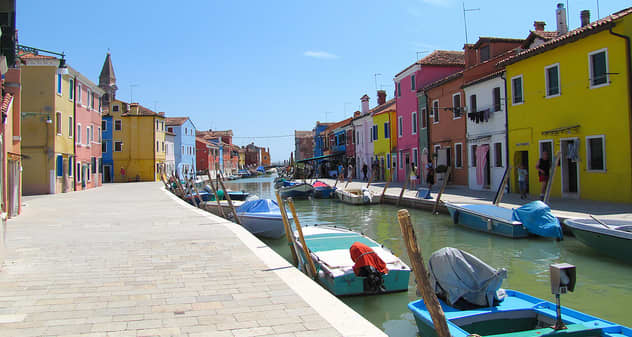 non tourist beaches italy