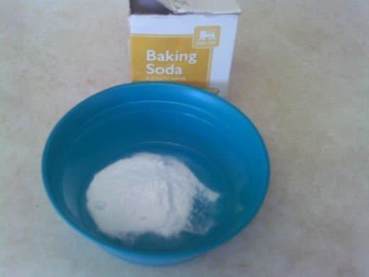 Baking soda can remove odors from clothing.