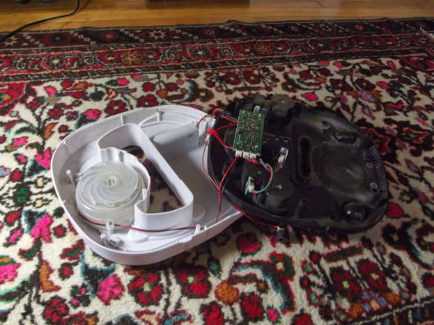 Inside the WOHOME Robotic Vacuum Cleaner