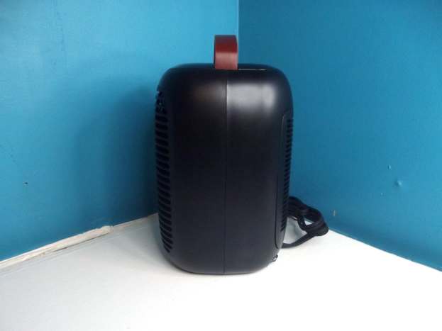 Side view of Slaouwo Space Heater.