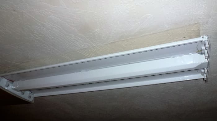 T8 Led Lights, How To Remove Fluorescent Light Fixture Cover