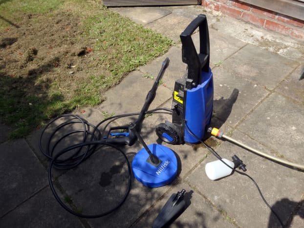 to Use a Nilfisk Pressure Washer the Garden -