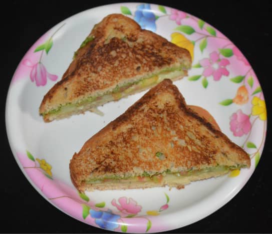 Green Coriander Chutney Bread Sandwich