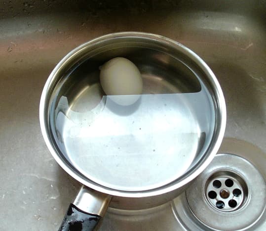 Cooling boiled egg