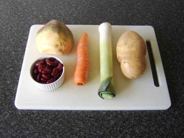 Principal vegetable and bean casserole ingredients