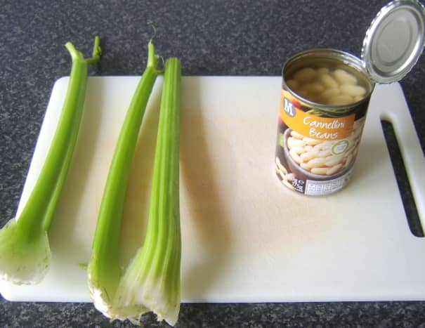 Celery sticks and canned cannellini beans
