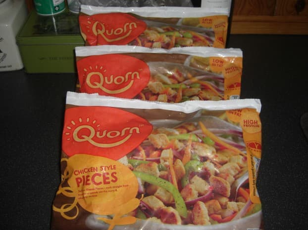 Quorn chicken-style pieces.