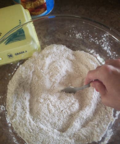 Mix sugars, salt, baking powder, and flour together in a large bowl. Use a fork to help sift out any lumps. Then add in oats and mix well.