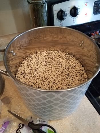 Step One: Fill a large pot about halfway with the dried black eyed peas you'd like to can.