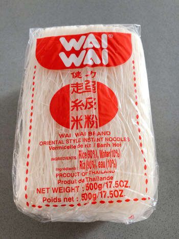 A packet of rice vermicelli noodles. 