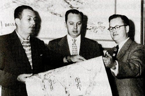 Cornelius Vanderbilt Wood ( right ) in a photo with Walt Disney ( left ) during the planning stage of Disneyland. Wood would later claim that he was Disneyland's designer.