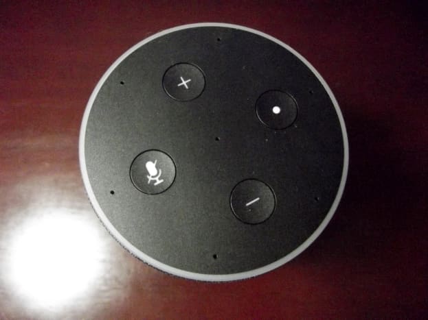  Amazon&rsquo;s Echo Smart Speaker feature four control buttons