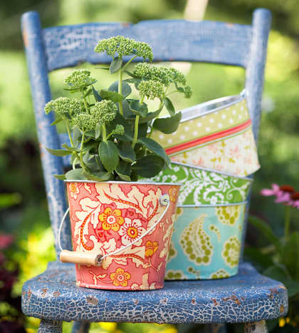 Fabric-wrapped spring containers.